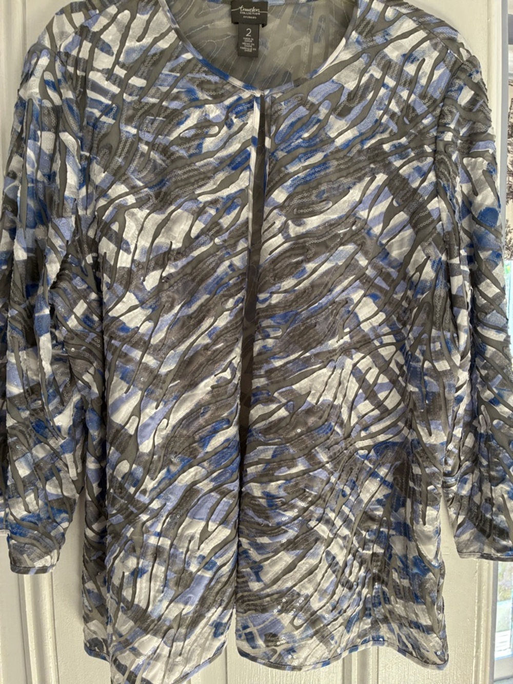 Chico's Travelers Gray, Blue & White Wave-Print Tunic Top